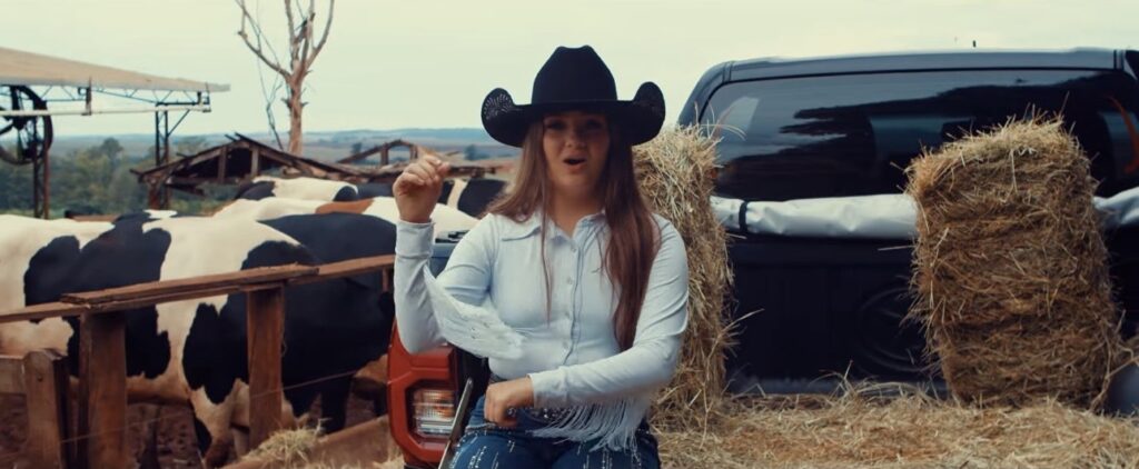 Fenômeno Mirim: Nathalia Serena lança clipe e conquista a internet